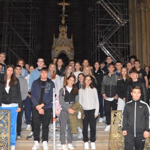 Mladi iz Njemačke na putu prema Bjelovaru molili na Stepinčevom grobu